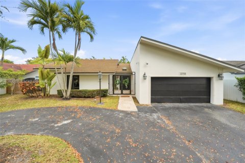 Villa ou maison à vendre à Miami, Floride: 3 chambres, 166.3 m2 № 2050017 - photo 6