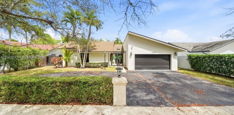 Villa ou maison à Miami, Floride 3 chambres, 166.3 m2 № 2050017