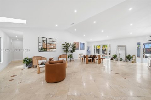 Villa ou maison à vendre à Miami, Floride: 3 chambres, 166.3 m2 № 2050017 - photo 17
