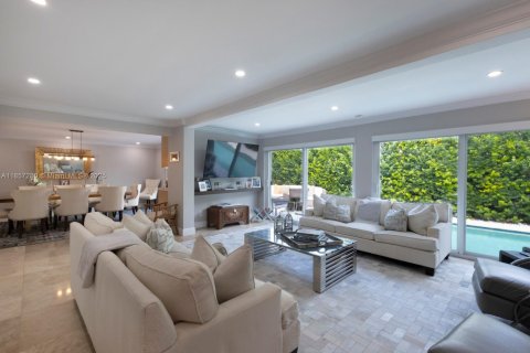 House in Key Biscayne, Florida 5 bedrooms, 225.66 sq.m. № 1890412 - photo 7