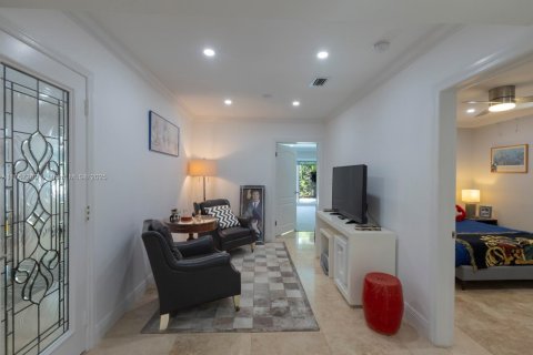 House in Key Biscayne, Florida 5 bedrooms, 225.66 sq.m. № 1890412 - photo 15