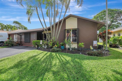 House in Davie, Florida 4 bedrooms, 167.78 sq.m. № 1834228 - photo 4
