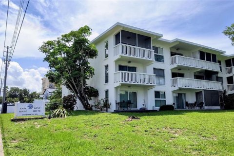 Condo à Belleair Bluffs, Floride, 1 chambre  № 2385974