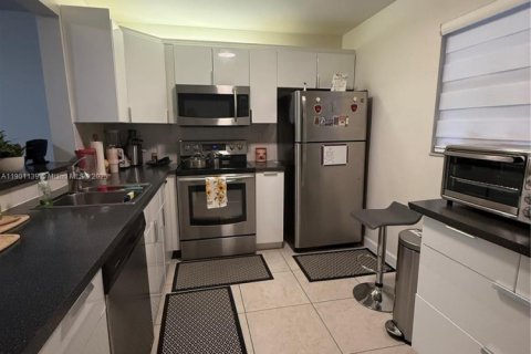 Condo in Lauderdale Lakes, Florida, 2 bedrooms  № 1953415 - photo 7