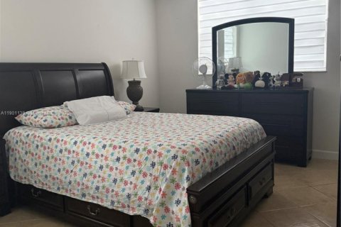 Condo in Lauderdale Lakes, Florida, 2 bedrooms  № 1953415 - photo 19