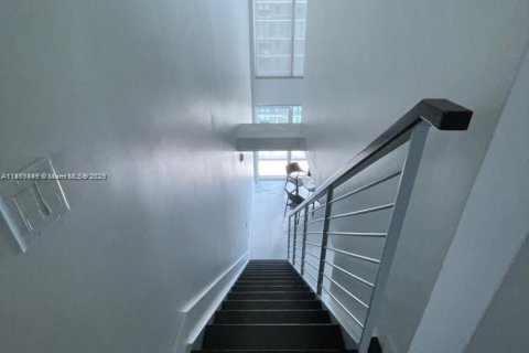 Copropriété à louer à Miami, Floride: 2 chambres, 106.65 m2 № 1895402 - photo 8