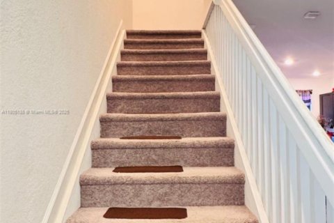 Townhouse in Miami, Florida 3 bedrooms, 122.63 sq.m. № 1739799 - photo 8