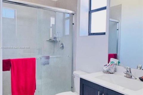 Townhouse in Miami, Florida 3 bedrooms, 122.63 sq.m. № 1739799 - photo 10