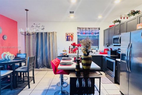 Townhouse in Miami, Florida 3 bedrooms, 122.63 sq.m. № 1739799 - photo 4