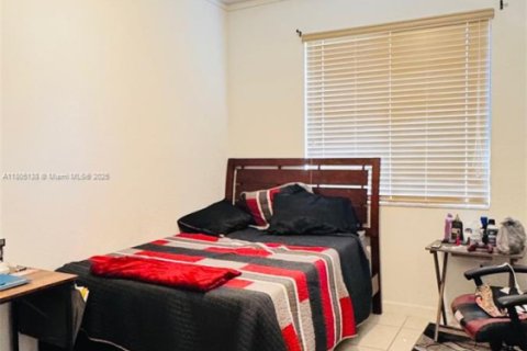 Townhouse in Miami, Florida 3 bedrooms, 122.63 sq.m. № 1739799 - photo 12