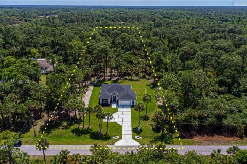 Купить виллу или дом в Нейплс, Флорида 4 спальни, 232.26м2, № 1989259 - фото 1