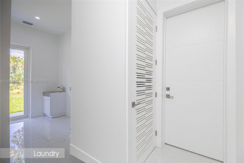 Купить виллу или дом в Нейплс, Флорида 4 спальни, 232.26м2, № 1989259 - фото 28