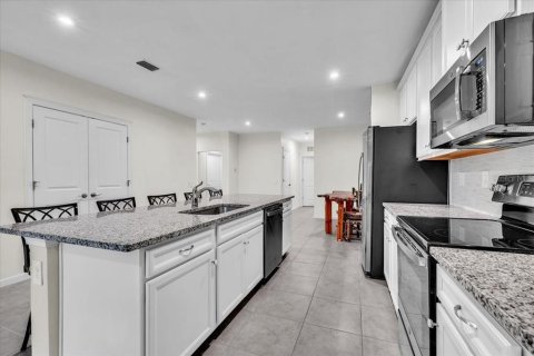 Villa ou maison à vendre à Port Charlotte, Floride: 3 chambres, 138.98 m2 № 2410622 - photo 19