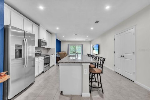 Villa ou maison à vendre à Port Charlotte, Floride: 3 chambres, 138.98 m2 № 2410622 - photo 21