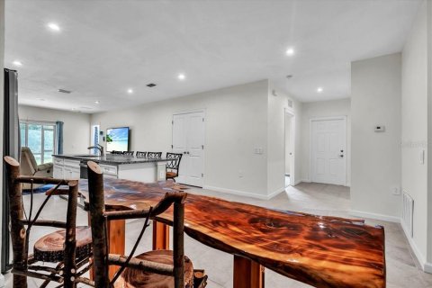Villa ou maison à vendre à Port Charlotte, Floride: 3 chambres, 138.98 m2 № 2410622 - photo 25