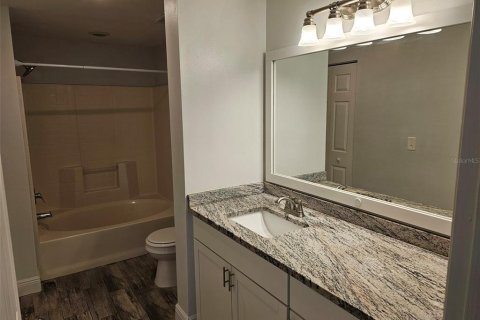 Condominio en alquiler en Sarasota, Florida, 2 dormitorios, 116.5 m2 № 1899178 - foto 19