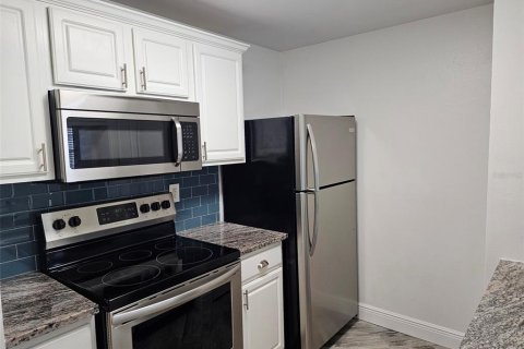 Condominio en alquiler en Sarasota, Florida, 2 dormitorios, 116.5 m2 № 1899178 - foto 6