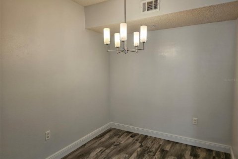 Condominio en alquiler en Sarasota, Florida, 2 dormitorios, 116.5 m2 № 1899178 - foto 9