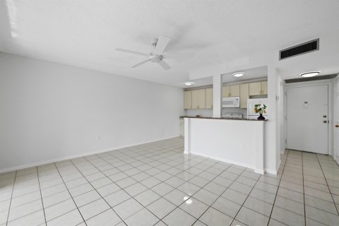 Copropriété à vendre à Tamarac, Floride: 1 chambre, 63.17 m2 № 2182216 - photo 6