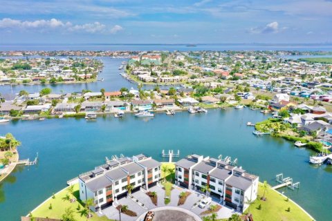 Touwnhouse à louer à Apollo Beach, Floride: 4 chambres, 222.59 m2 № 1757737 - photo 2