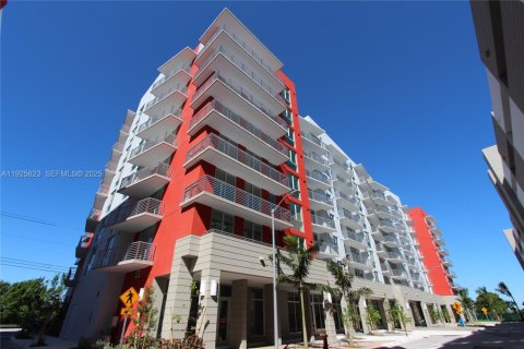 Condo à Doral, Floride, 1 chambre  № 2042299