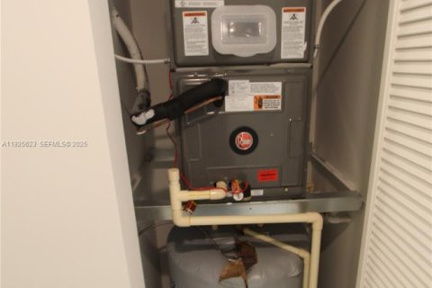 Copropriété à vendre à Doral, Floride: 1 chambre, 67.45 m2 № 2042299 - photo 14