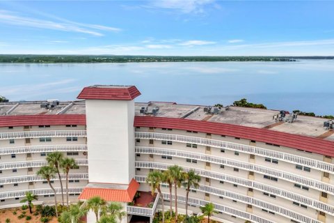Condo à Mount Dora, Floride, 3 chambres  № 2415506