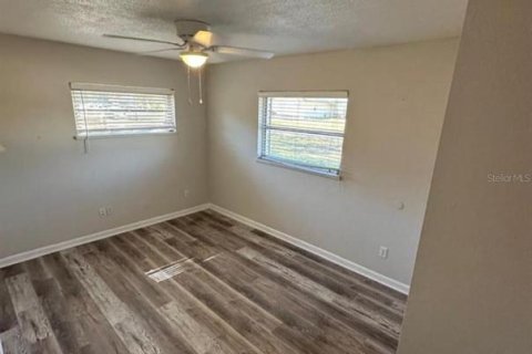 House in Oviedo, Florida 6 bedrooms, 249.91 sq.m. № 2217473 - photo 7