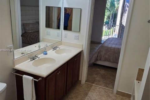 Condo in Palm Beach Gardens, Florida, 3 bedrooms  № 1830429 - photo 11
