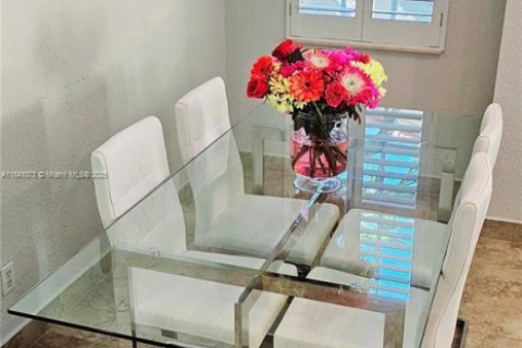 Condo in Palm Beach Gardens, Florida, 3 bedrooms  № 1830429 - photo 23