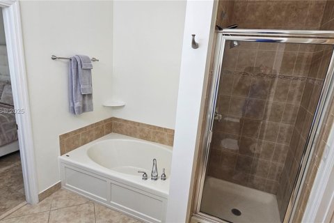 Condo in Palm Beach Gardens, Florida, 3 bedrooms  № 1830429 - photo 12
