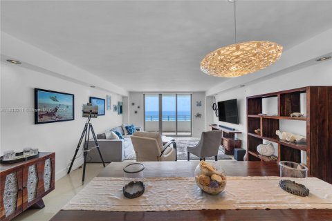 Снять в аренду кондоминиум в Майами-Бич, Флорида 2 спальни, 120.87м2, № 1958592 - фото 3