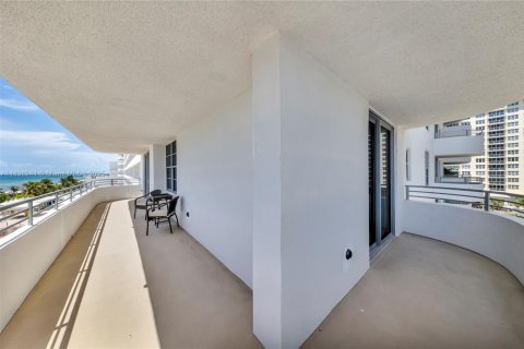 Снять в аренду кондоминиум в Майами-Бич, Флорида 2 спальни, 120.87м2, № 1958592 - фото 7