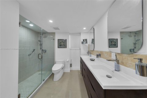 Снять в аренду кондоминиум в Майами-Бич, Флорида 2 спальни, 120.87м2, № 1958592 - фото 11