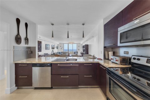 Снять в аренду кондоминиум в Майами-Бич, Флорида 2 спальни, 120.87м2, № 1958592 - фото 5