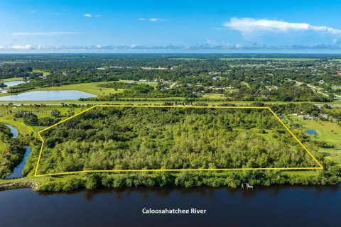 Commercial property in LaBelle, Florida № 1935080 - photo 1