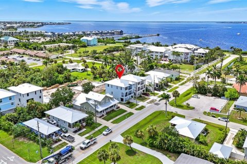 Villa ou maison à vendre à Punta Gorda, Floride: 3 chambres, 215.16 m2 № 1917249 - photo 2