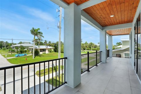 Villa ou maison à vendre à Punta Gorda, Floride: 3 chambres, 215.16 m2 № 1917249 - photo 18