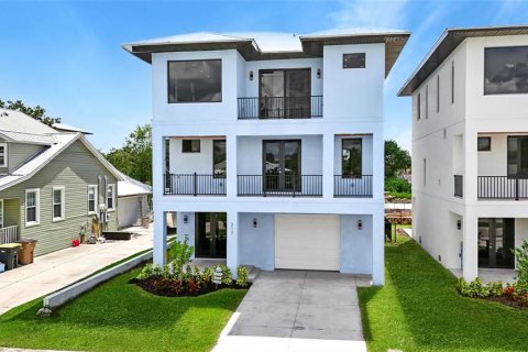 Villa ou maison à vendre à Punta Gorda, Floride: 3 chambres, 215.16 m2 № 1917249 - photo 1