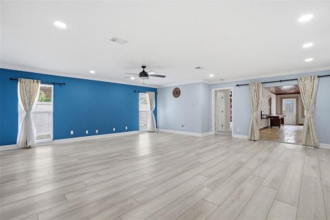 Villa ou maison à louer à Saint Petersburg, Floride: 4 chambres, 217.95 m2 № 2118022 - photo 6
