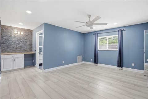 Villa ou maison à louer à Saint Petersburg, Floride: 4 chambres, 217.95 m2 № 2118022 - photo 10