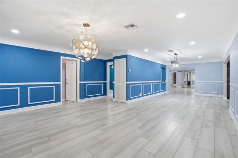 Villa ou maison à louer à Saint Petersburg, Floride: 4 chambres, 217.95 m2 № 2118022 - photo 2
