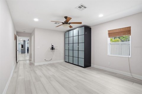 Villa ou maison à louer à Saint Petersburg, Floride: 4 chambres, 217.95 m2 № 2118022 - photo 26