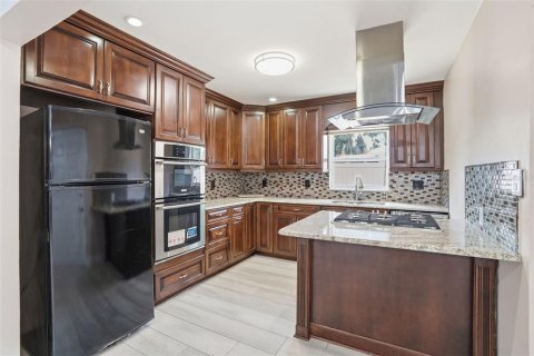 Villa ou maison à louer à Saint Petersburg, Floride: 4 chambres, 217.95 m2 № 2118022 - photo 4