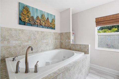 Villa ou maison à louer à Saint Petersburg, Floride: 4 chambres, 217.95 m2 № 2118022 - photo 27