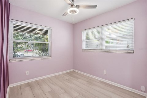 Villa ou maison à louer à Saint Petersburg, Floride: 4 chambres, 217.95 m2 № 2118022 - photo 15