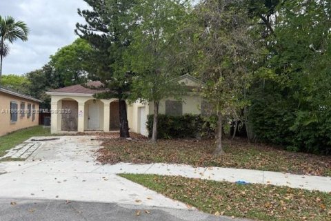 Villa ou maison à vendre à Homestead, Floride: 3 chambres, 141.21 m2 № 2069214 - photo 2