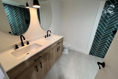 Casa en venta en Orlando, Florida, 4 dormitorios, 269.6 m2 № 1829829 - foto 21