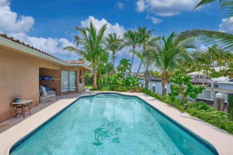 Villa ou maison à louer à Lighthouse Point, Floride: 4 chambres, 204.76 m2 № 2376153 - photo 5