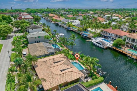 Villa ou maison à Lighthouse Point, Floride 4 chambres, 204.76 m2 № 2376153
